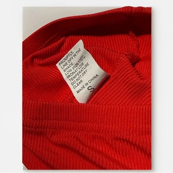 Women’s Vibrant 3D Red Flower Tube Top Strapless - Picture 3 of 3